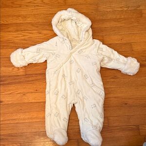 First Impressions Cream Hooded bunting